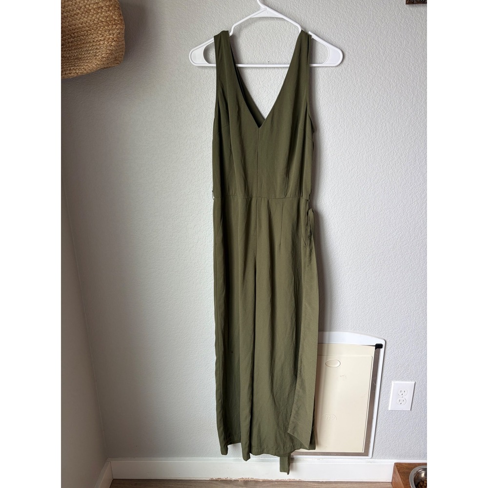 A New Day Olive Green V-Neck Sleeveless Wide Leg Jumpsuit with Pockets Small